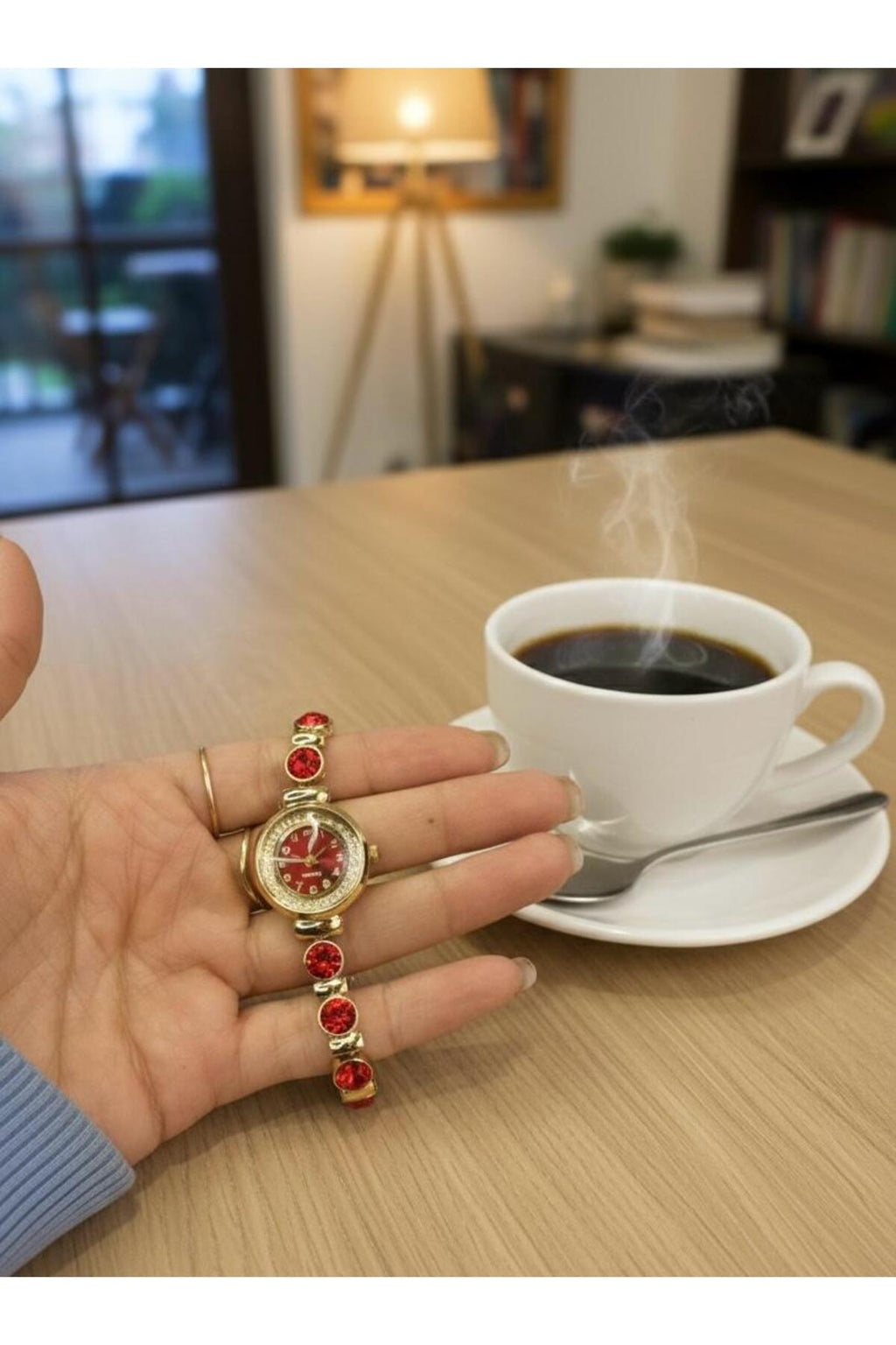 Kırmızı Taşlı Kadın Kol Saat