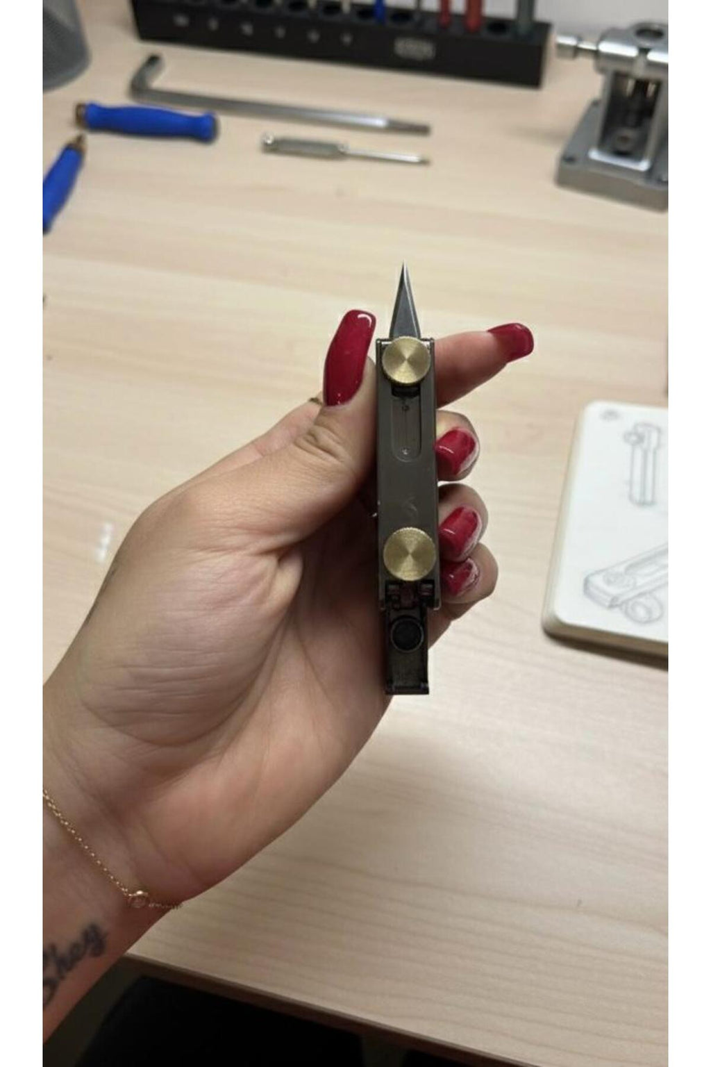 ÇAKI ÇAKMAK FÜME RENK