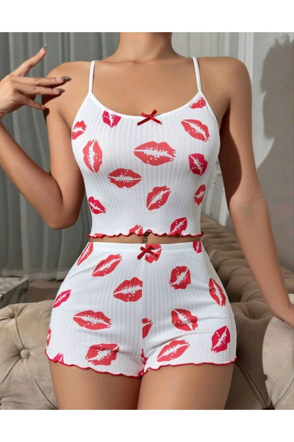 Seksi Şortlu Gecelik Öpücük Desenli Fantezi Gecelik Şort Takımı Beyaz