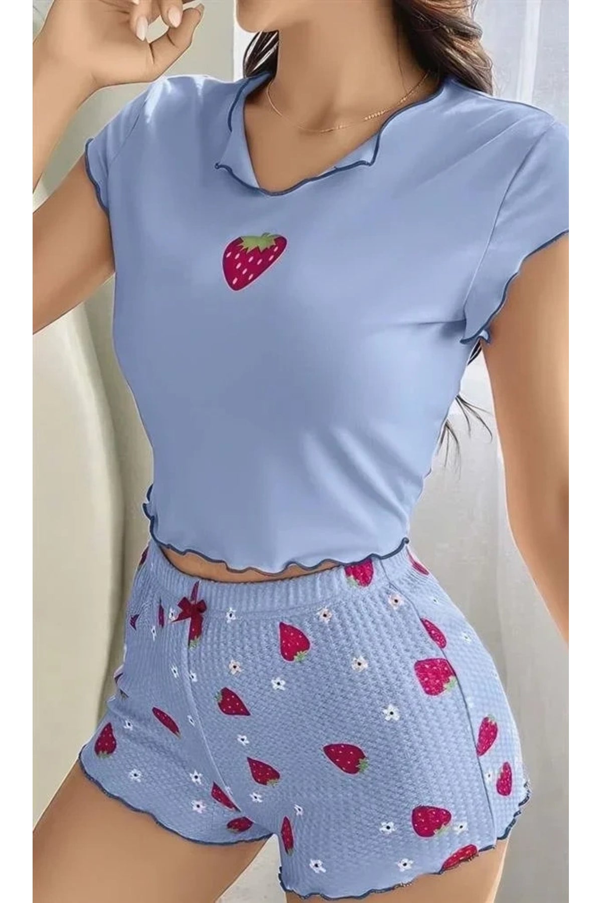 ÖZEL TASARIM ÇILEK DESENLI MAVI SEKSI PIJAMA TAKIM Bebe Mavisi