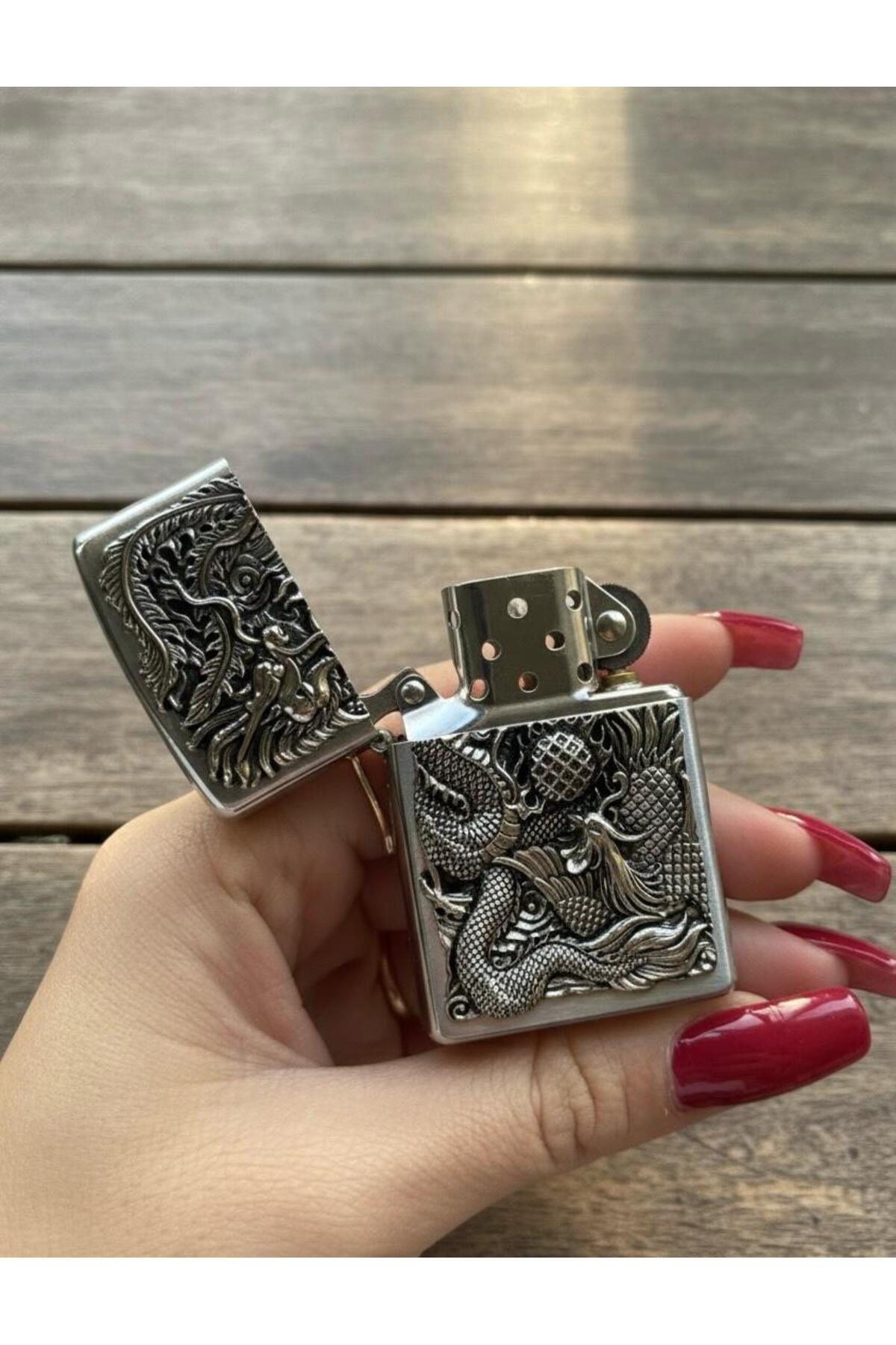 GÜMÜŞ EJDERHA İŞLEMELİ METAL ÇAKI Gümüş